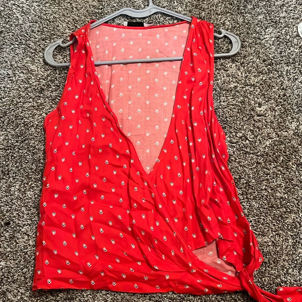 Red pattern wrap western tank size M